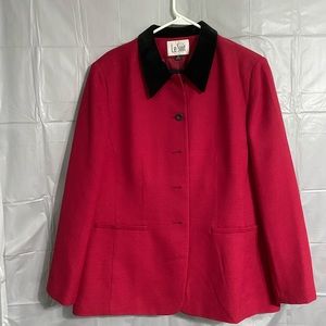 LeSuit 2 pc suit, jacket red & black w/black skirt